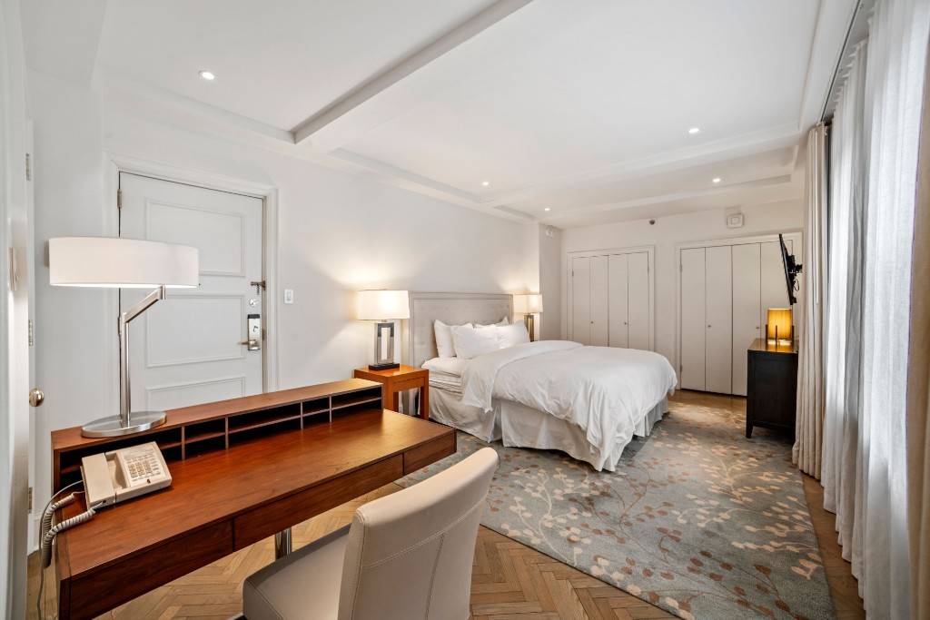 Manhattan, NY 10019,160 Central Park S #1214