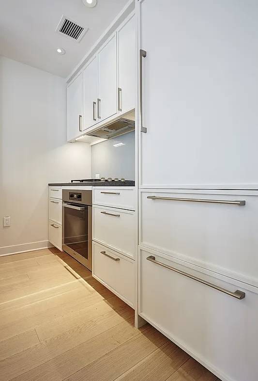 Manhattan, NY 10010,160 E 22nd Street #3-D