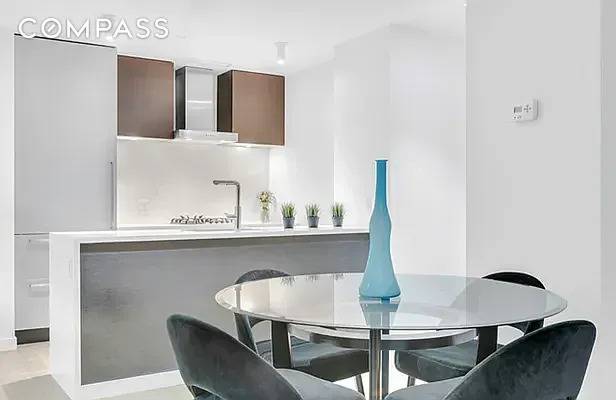 Manhattan, NY 10019,540 W 49th Street #406N