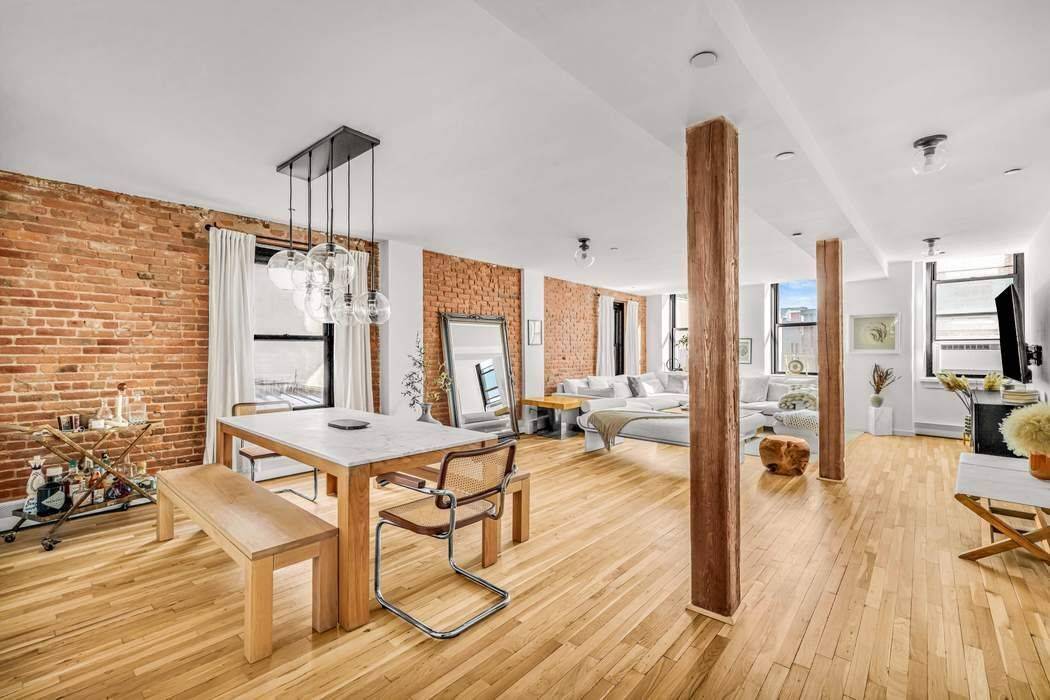 Manhattan, NY 10038,264 Water Street #5B