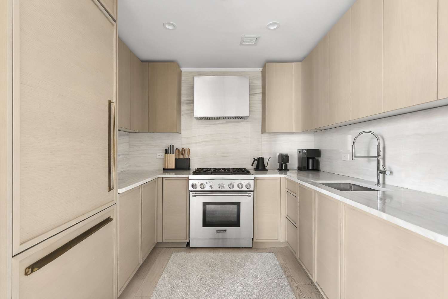 Manhattan, NY 10029,1399 PARK Avenue #8D