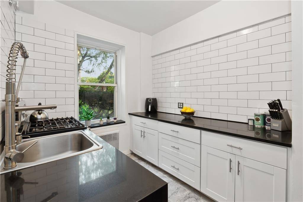 Brooklyn, NY 11209,9411 Shore Road #F