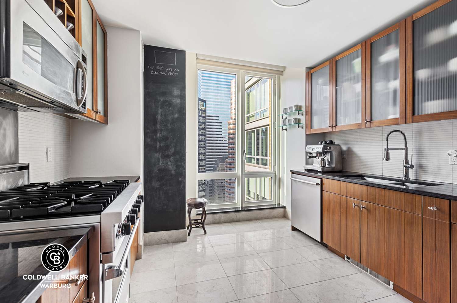 Manhattan, NY 10022,250 E 53RD Street #3004