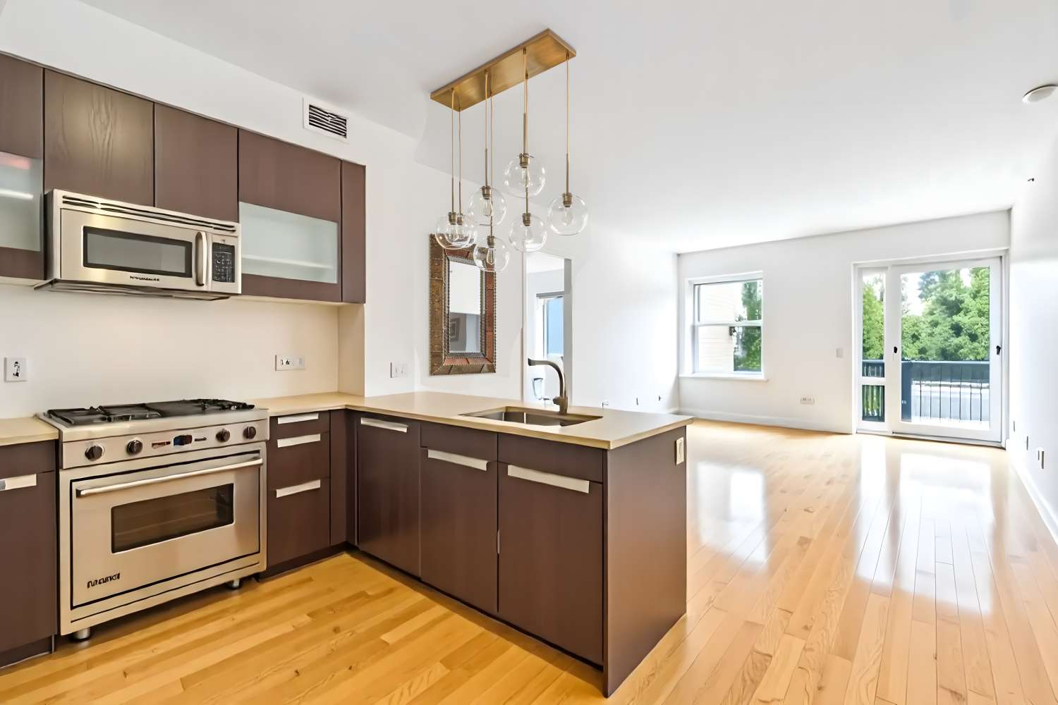 Manhattan, NY 10019,454 W 54TH Street #3M