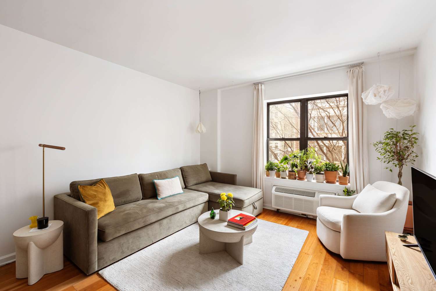 Manhattan, NY 10035,440 E 117TH Street #3A