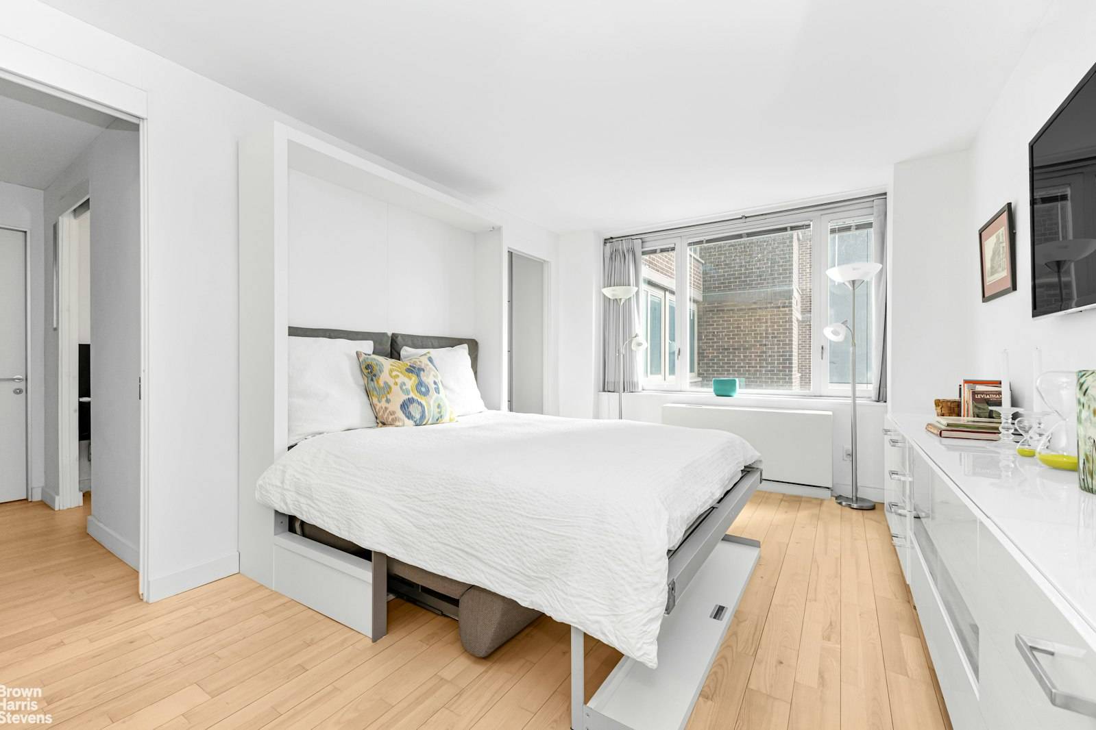 Manhattan, NY 10019,322 W 57TH Street #49Q