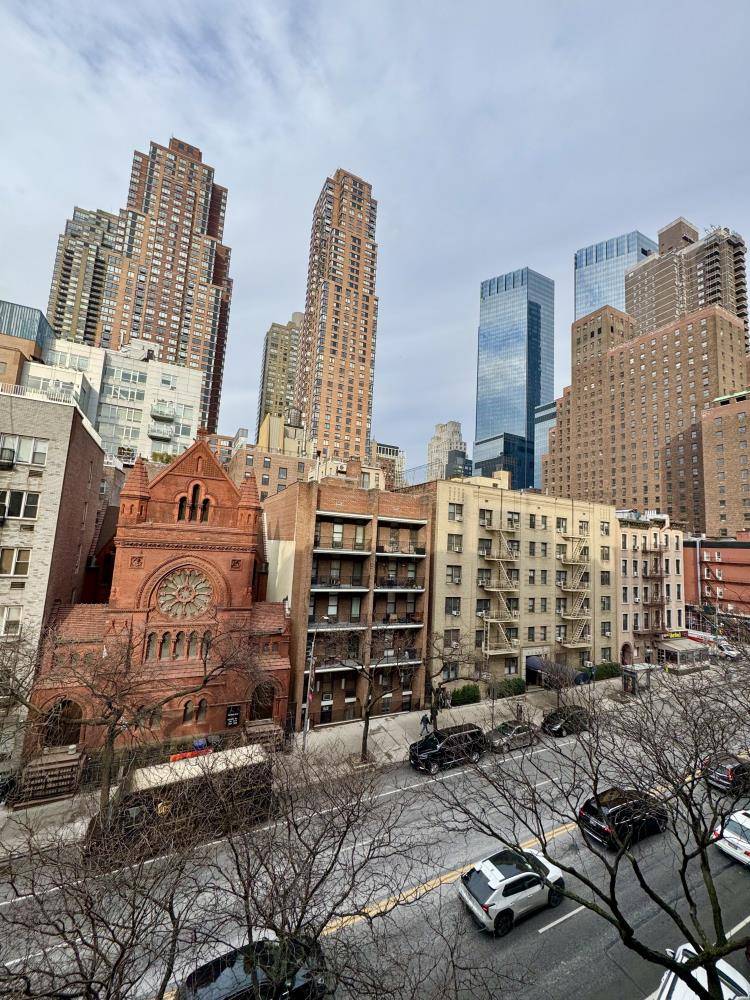 Manhattan, NY 10019,408 W 57TH Street #6G