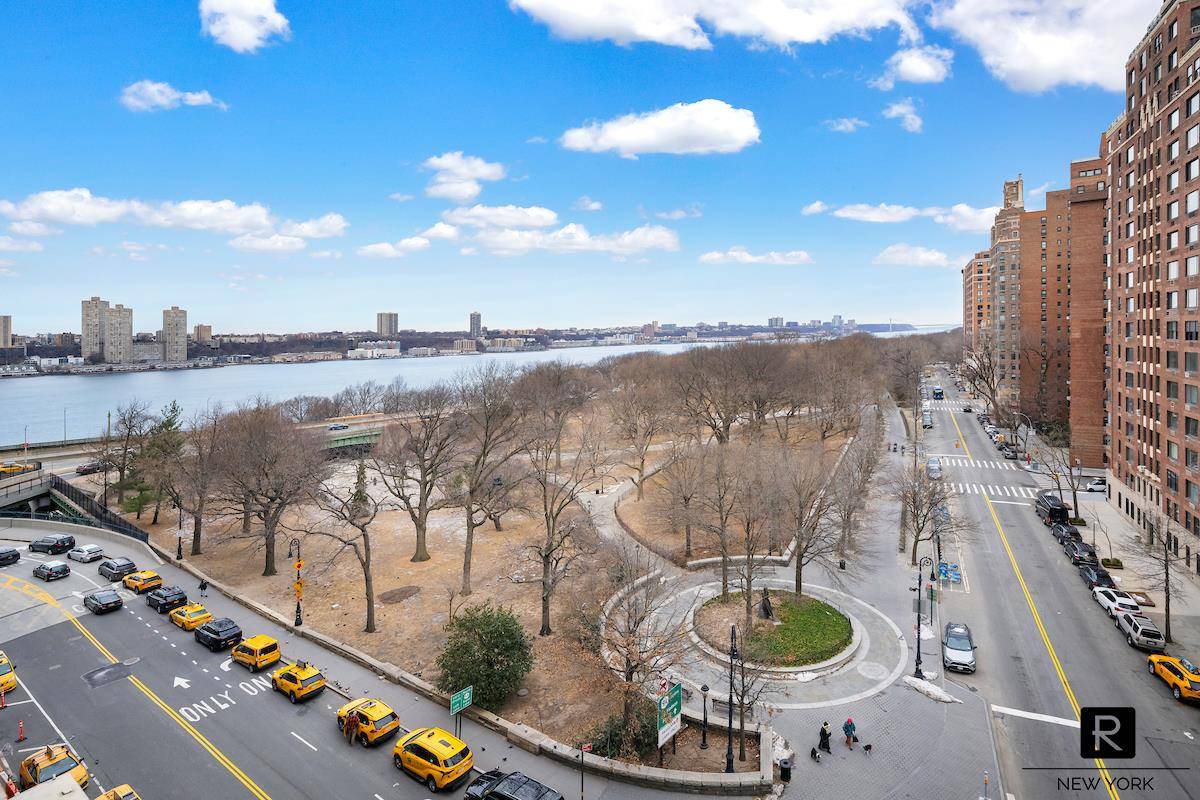 Manhattan, NY 10023,330 W 72nd Street #8-A