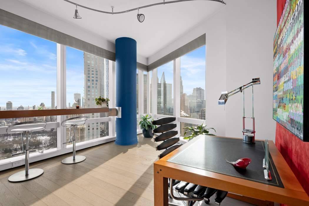 Manhattan, NY 10019,25 Columbus Circle #59D