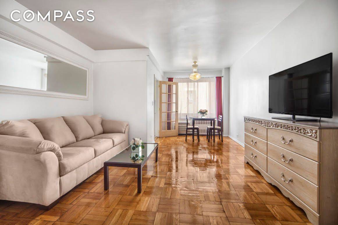 Manhattan, NY 10017,225 E 46th Street #4K