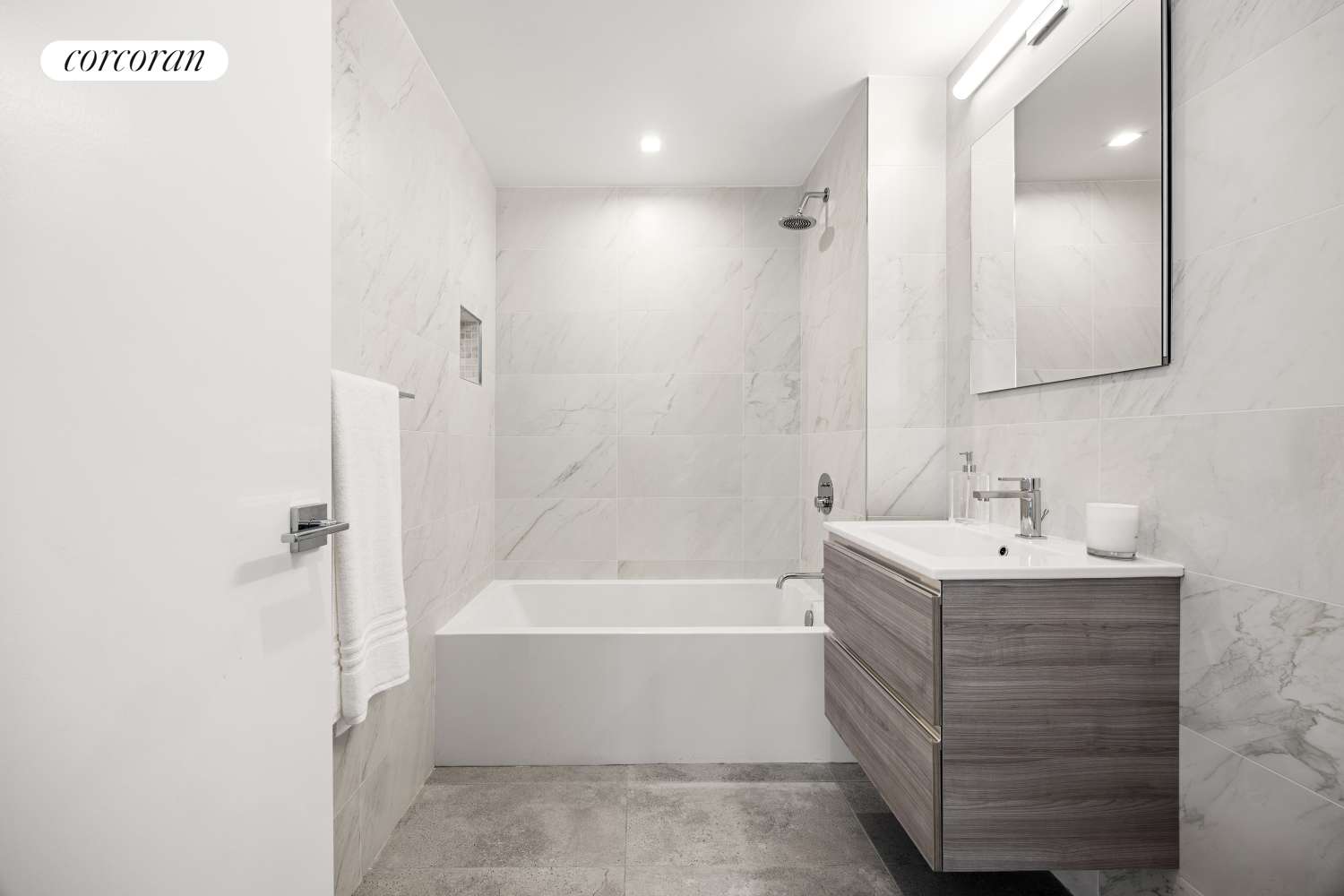 Queens, NY 11101,27-09 40TH Avenue #3G