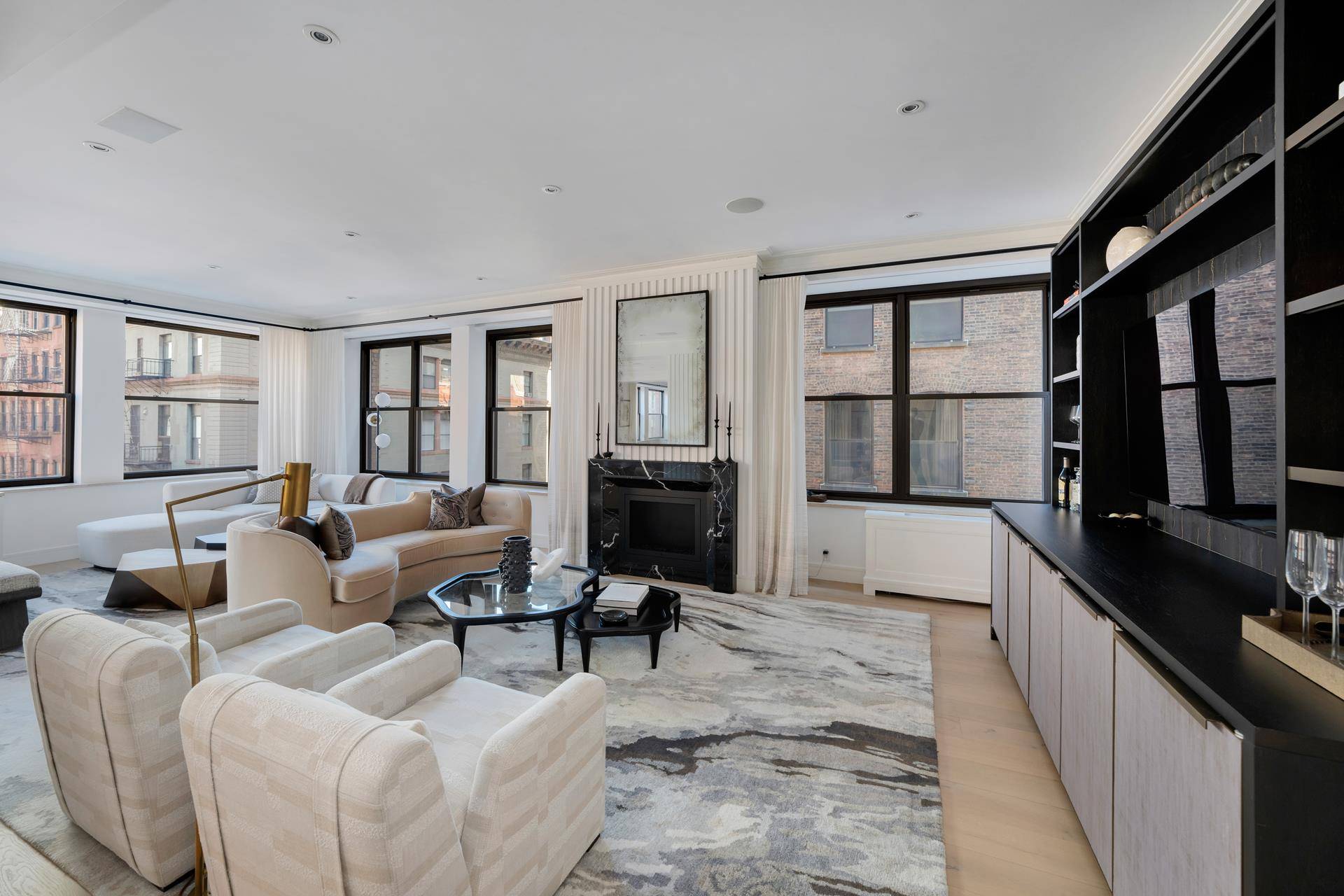 Manhattan, NY 10013,10 JAY Street #4