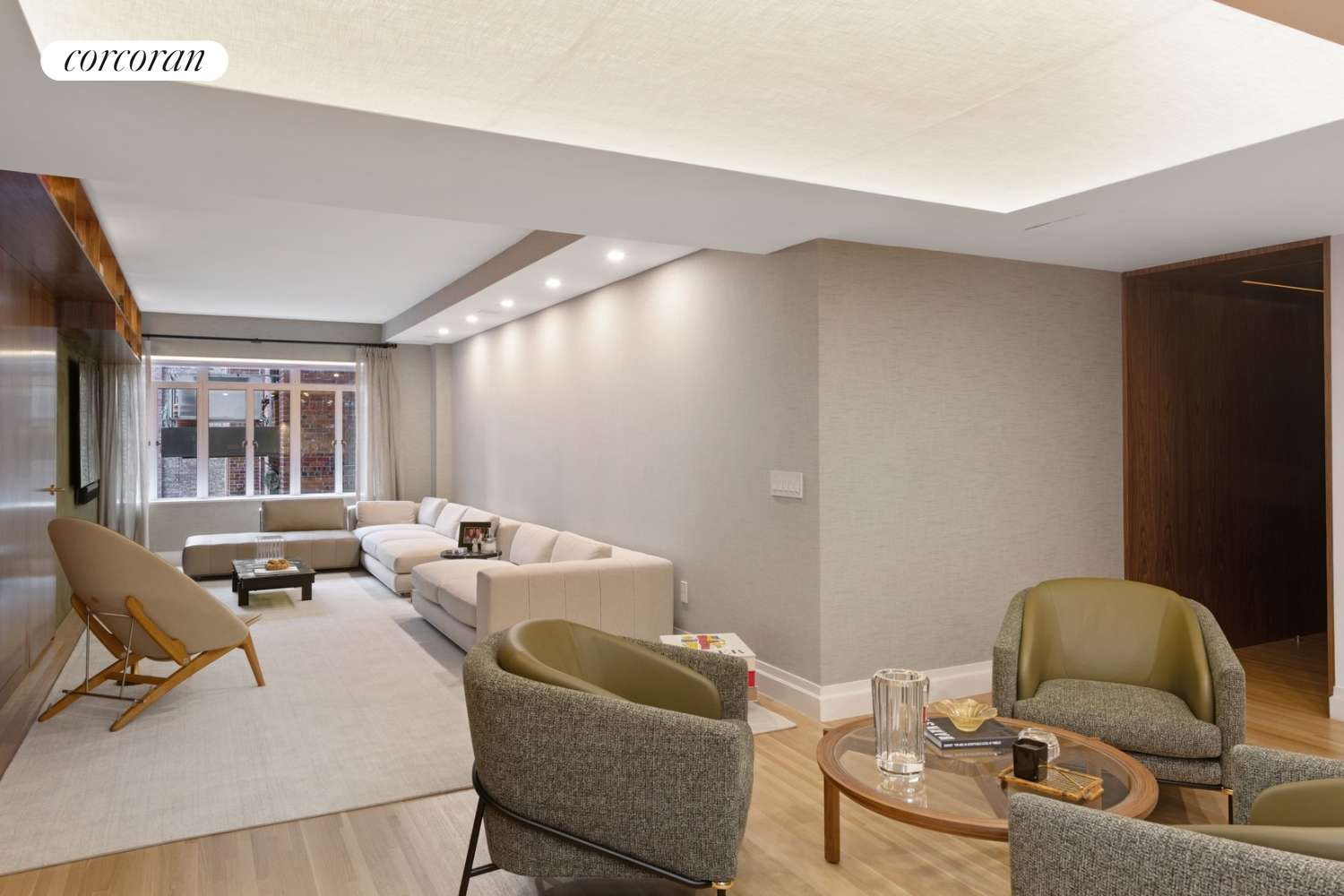 Manhattan, NY 10021,737 PARK Avenue #5G