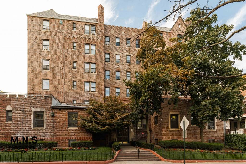 Brooklyn, NY 11230,800 E 17th Street #1-D