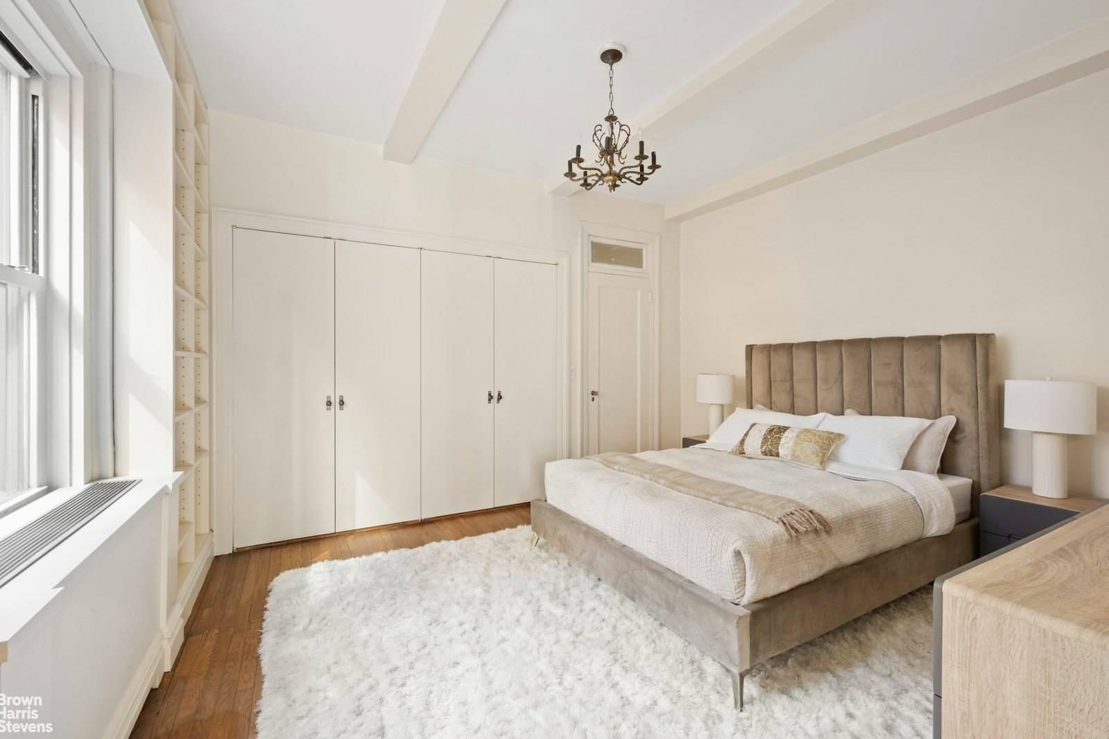 Manhattan, NY 10028,1049 PARK Avenue #9C