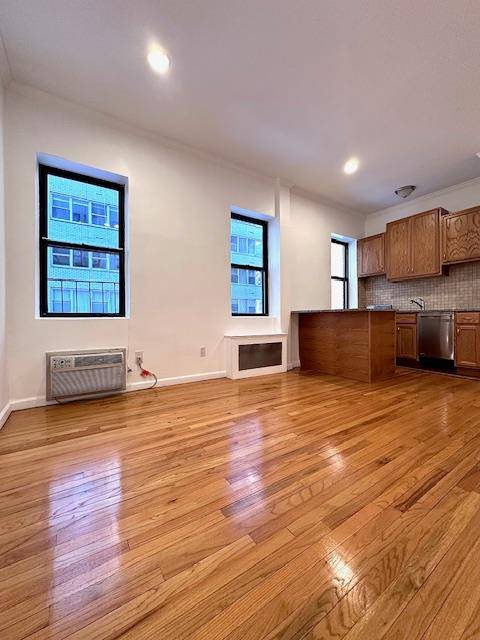 Manhattan, NY 10016,152 E 35th Street #3-F
