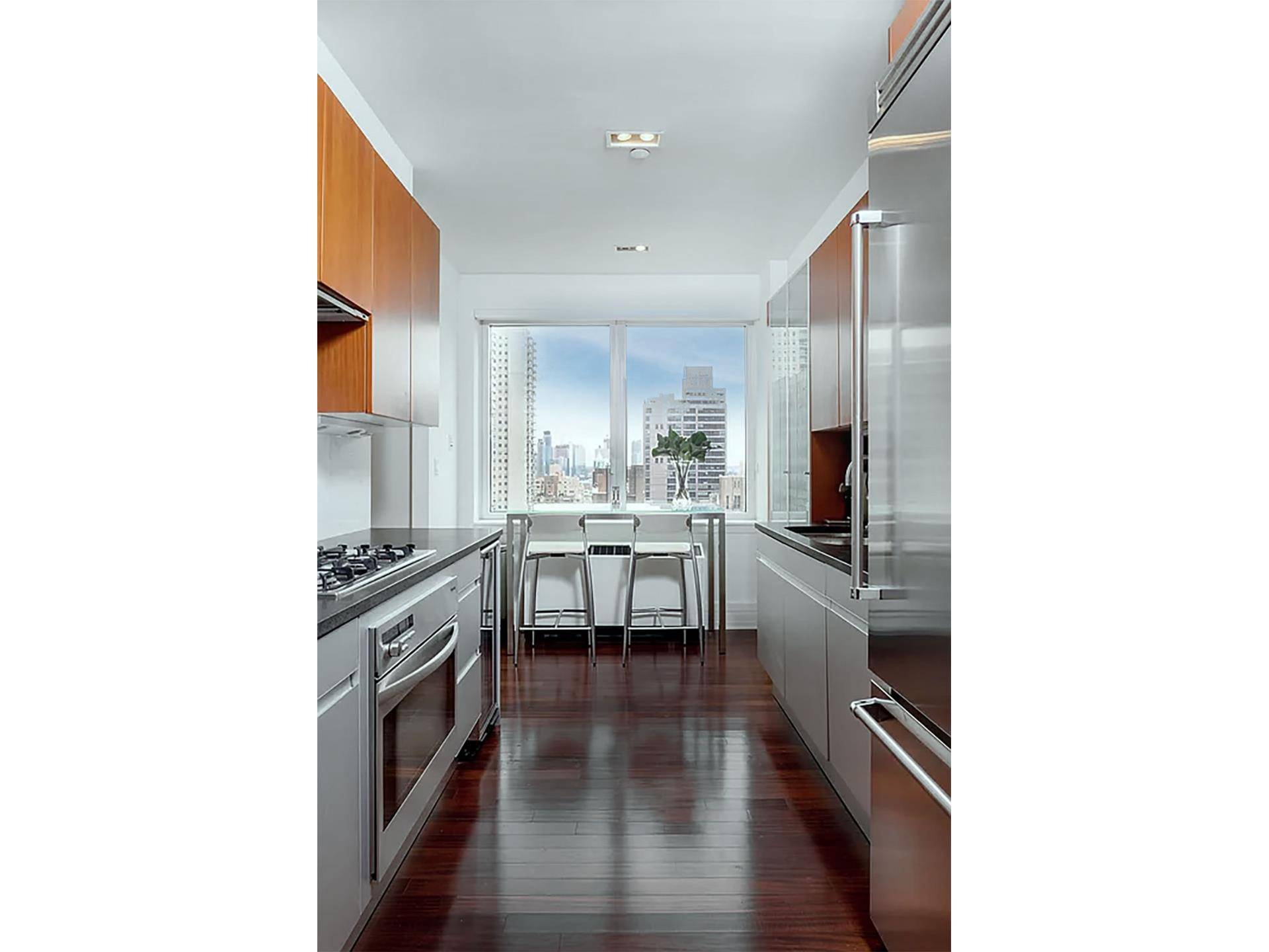 Manhattan, NY 10022,300 E 55TH Street #23A