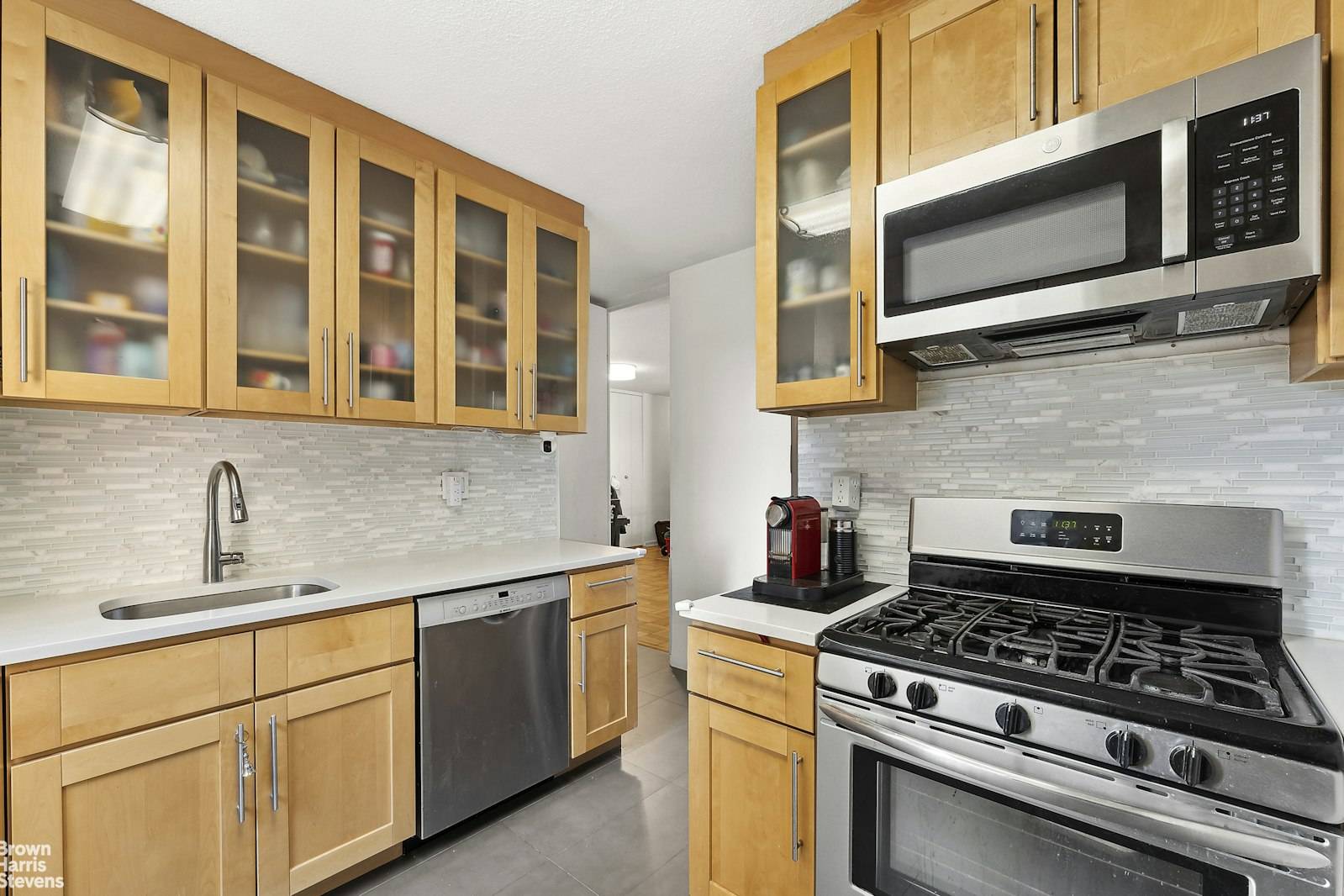 Manhattan, NY 10016,300 E 40TH Street #4C
