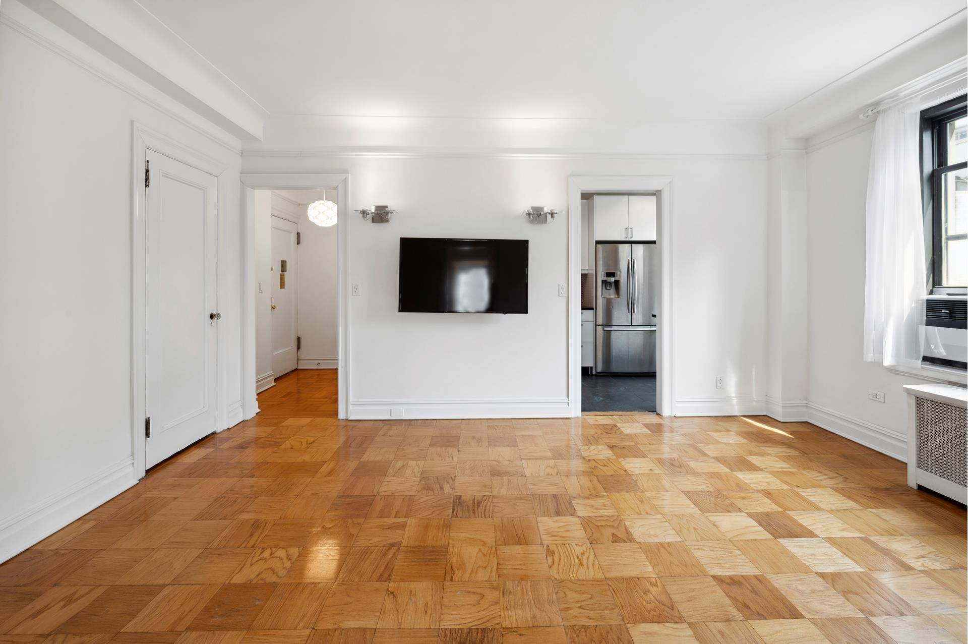 Manhattan, NY 10023,250 W 75TH Street #9D
