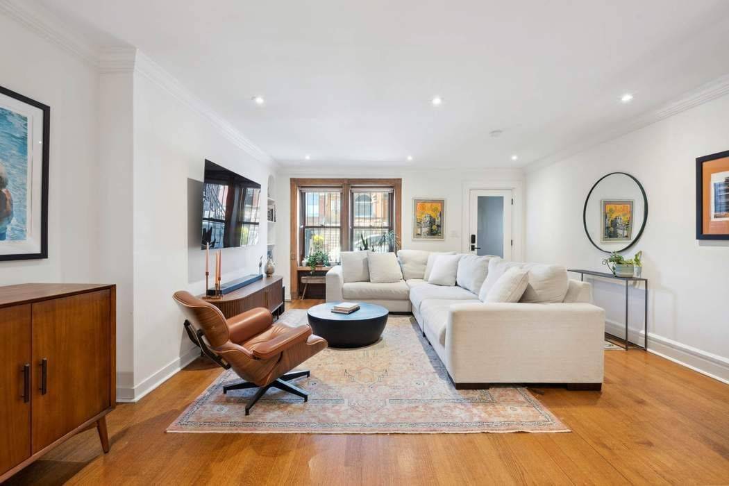 Brooklyn, NY 11213,4 Agate Court