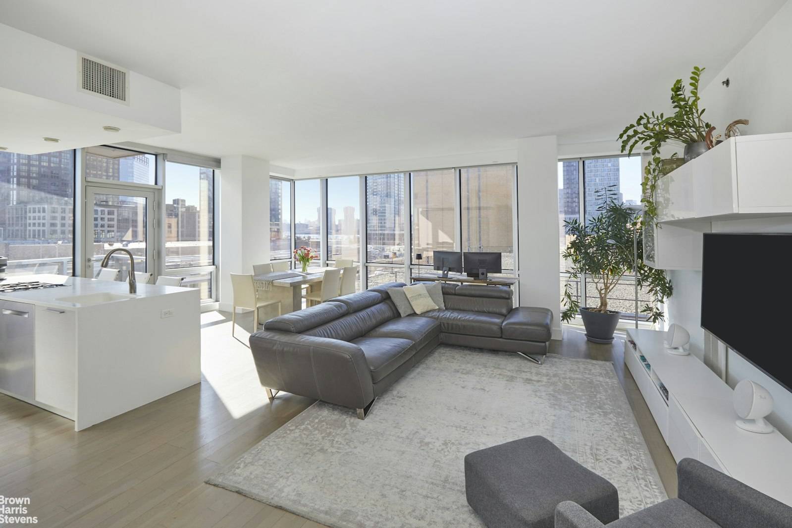 Queens, NY 11101,5-19 BORDEN Avenue #3H