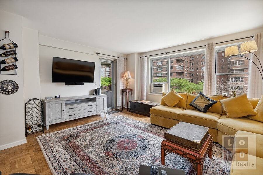 Manhattan, NY 10002,577 Grand Street #F504