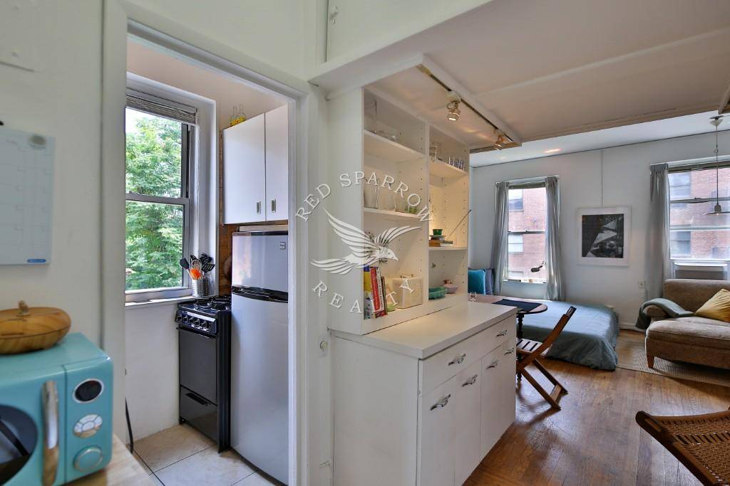 Manhattan, NY 10003,212 E 13th Street #4C