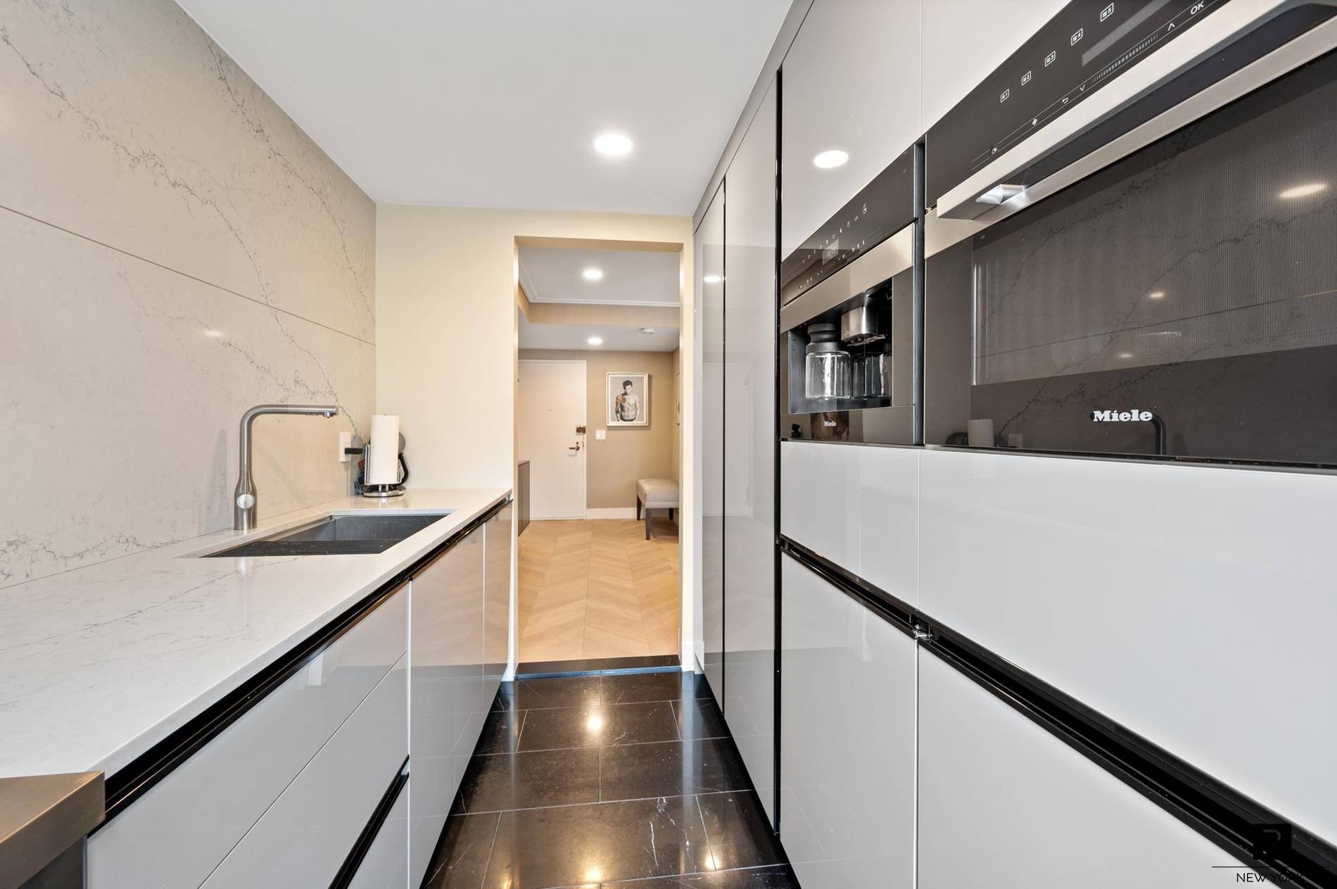 Manhattan, NY 10022,225 E 57th Street #18-G