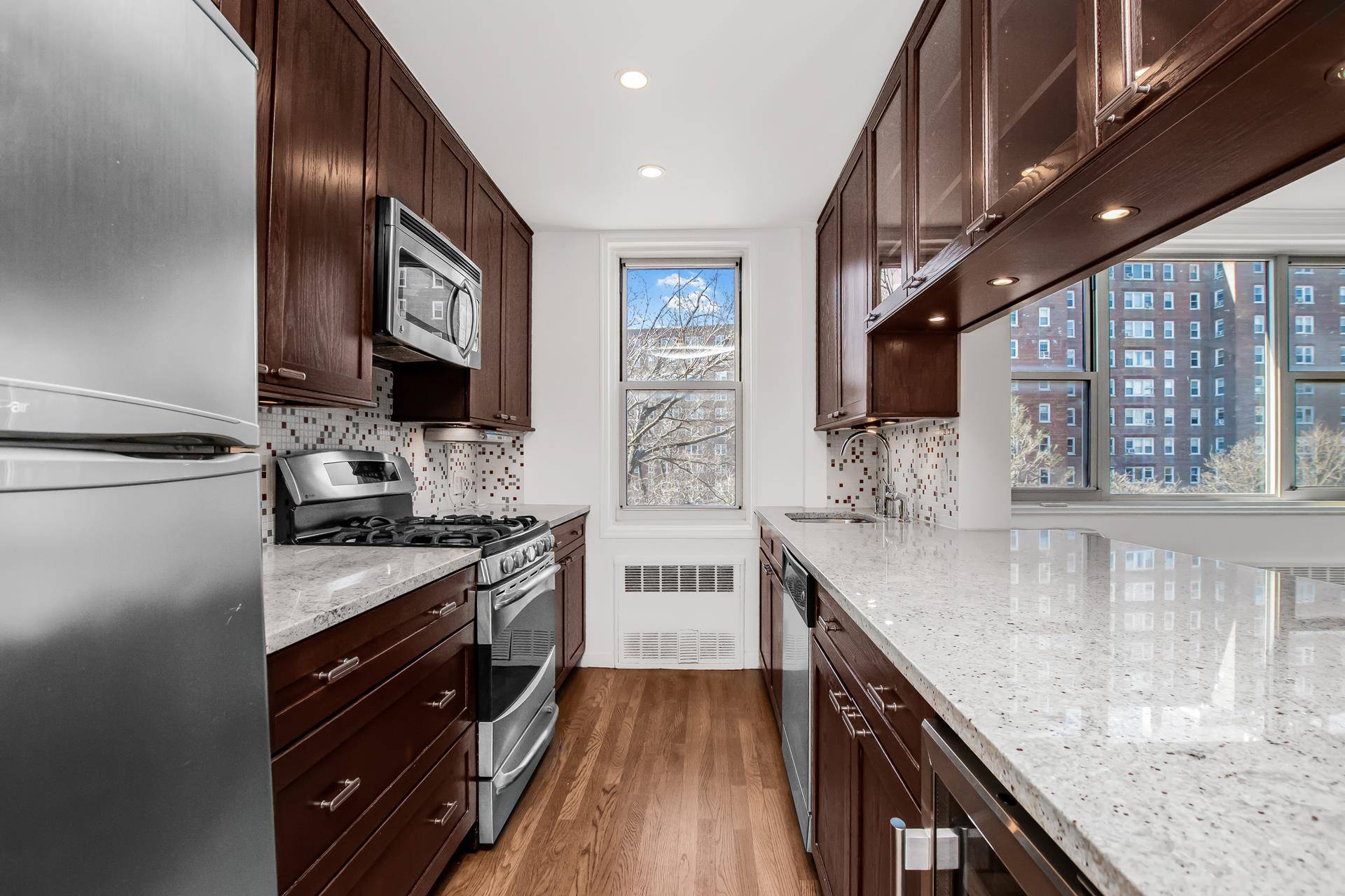 Bronx, NY 10463,629 KAPPOCK Street #4LM