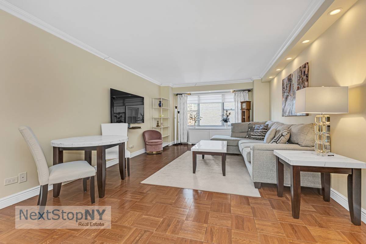 Manhattan, NY 10022,400 E 56TH Street #17S