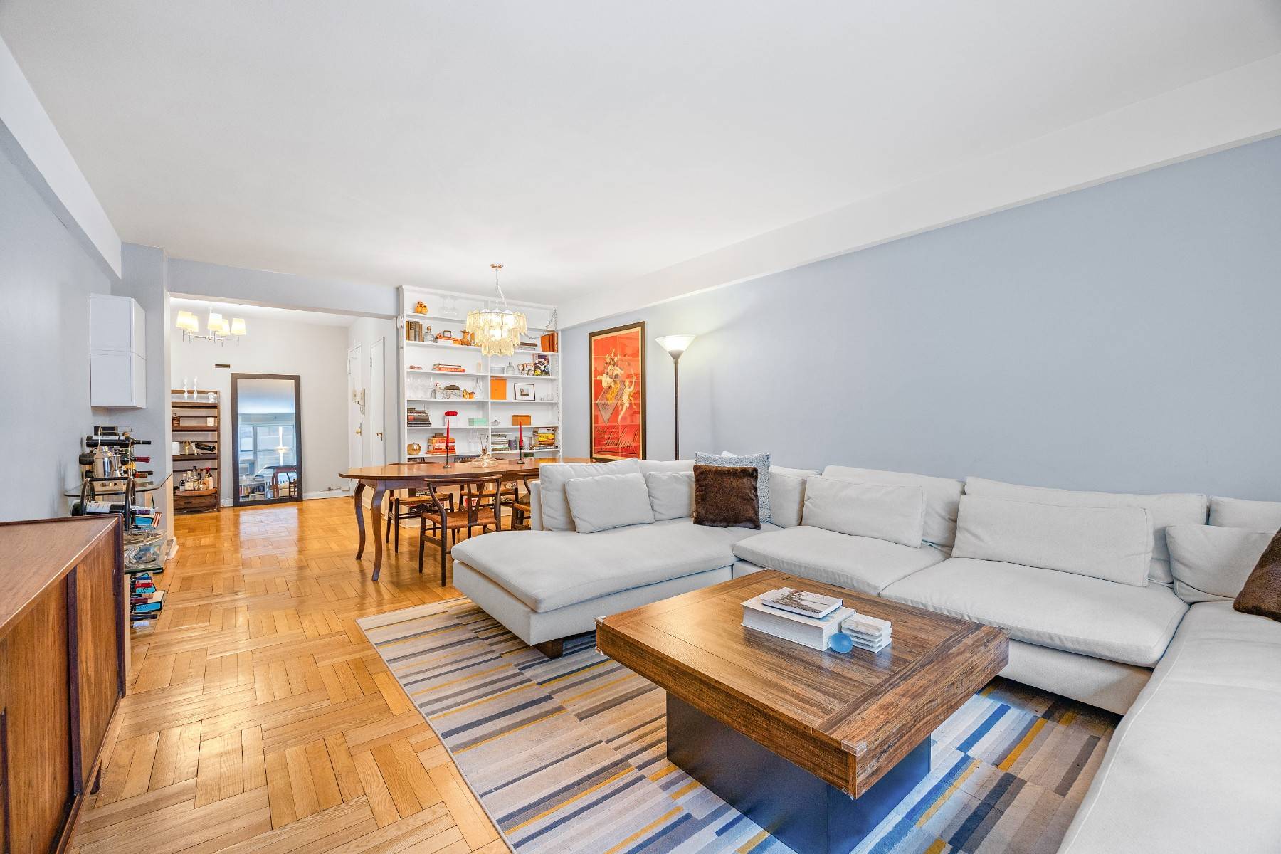 Manhattan, NY 10022,135 E 54th Street #5B