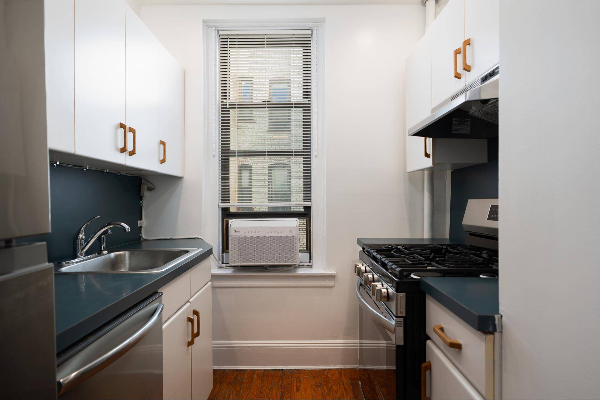 Brooklyn, NY 11218,179 OCEAN Parkway #3E