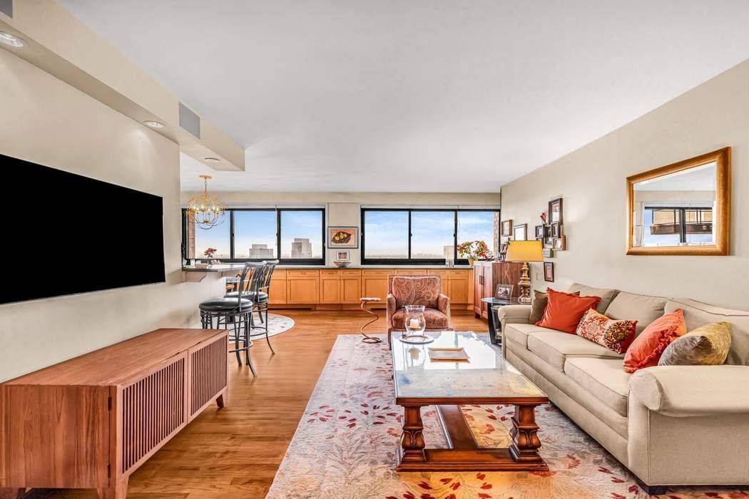 Manhattan, NY 10128,1725 York Avenue #26E
