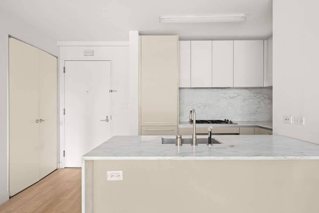 Manhattan, NY 10019,322 W 57th Street #23E
