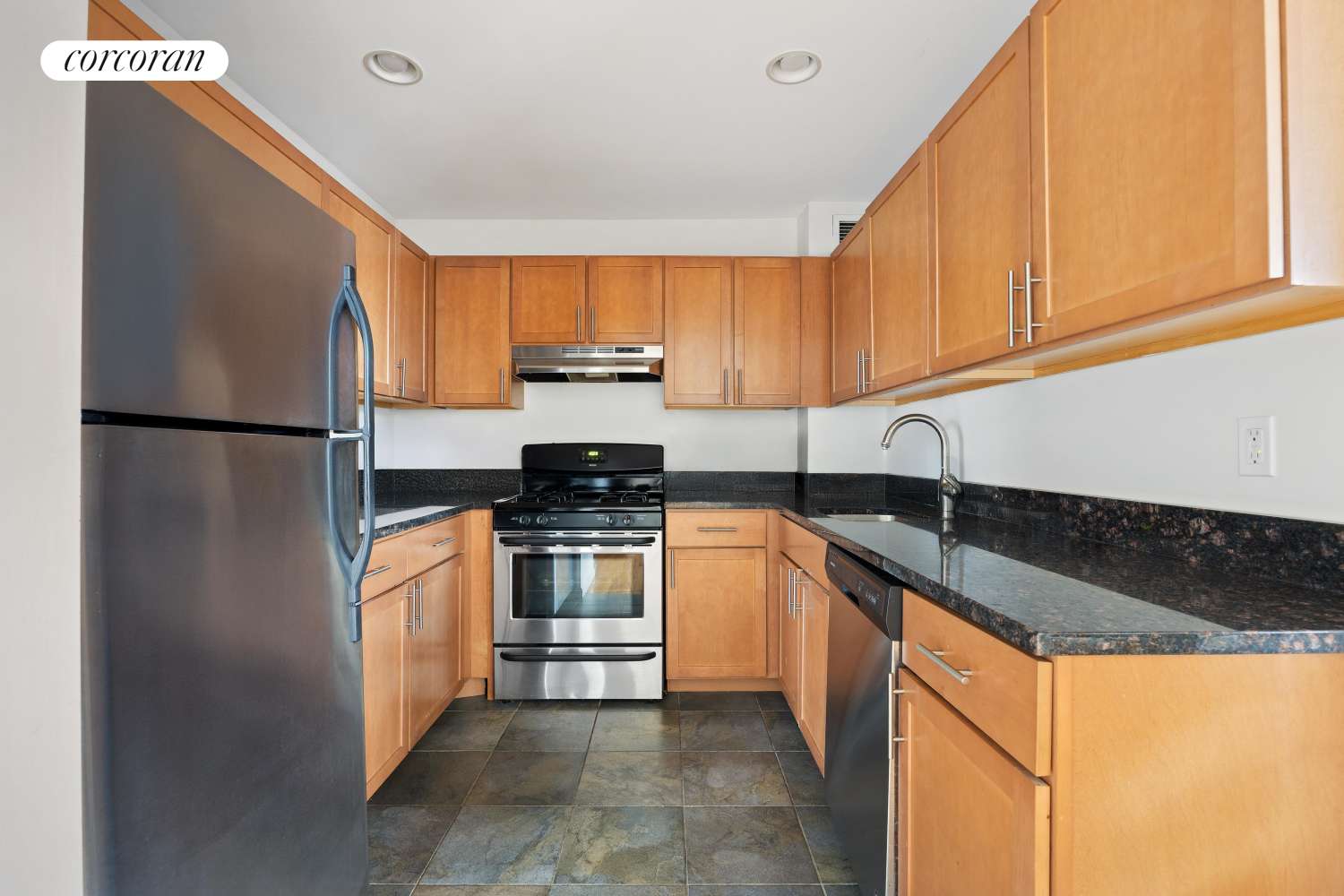 Queens, NY 11104,41-02 QUEENS Boulevard #4B