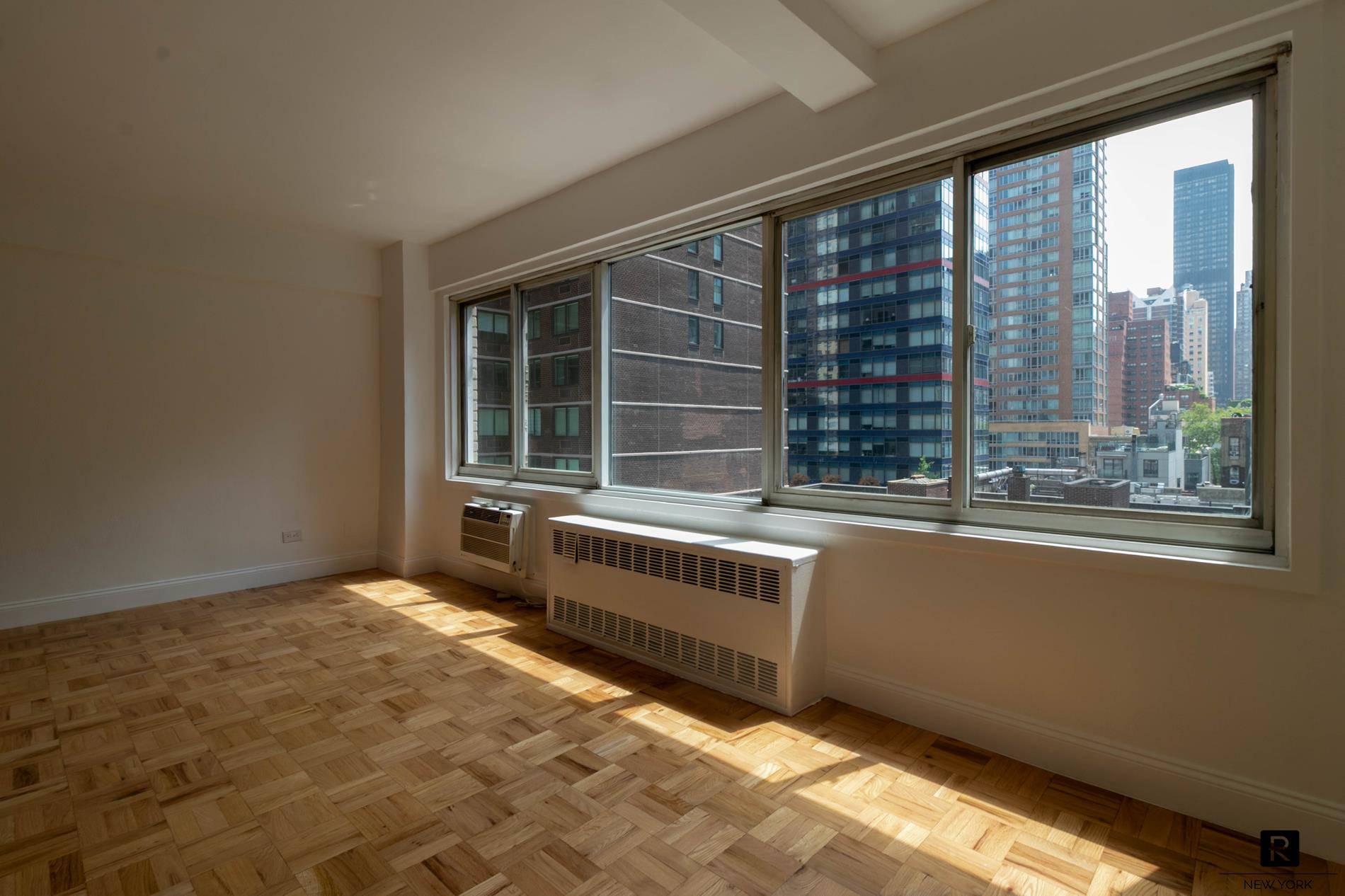 Manhattan, NY 10022,240 E 55th Street #8-B