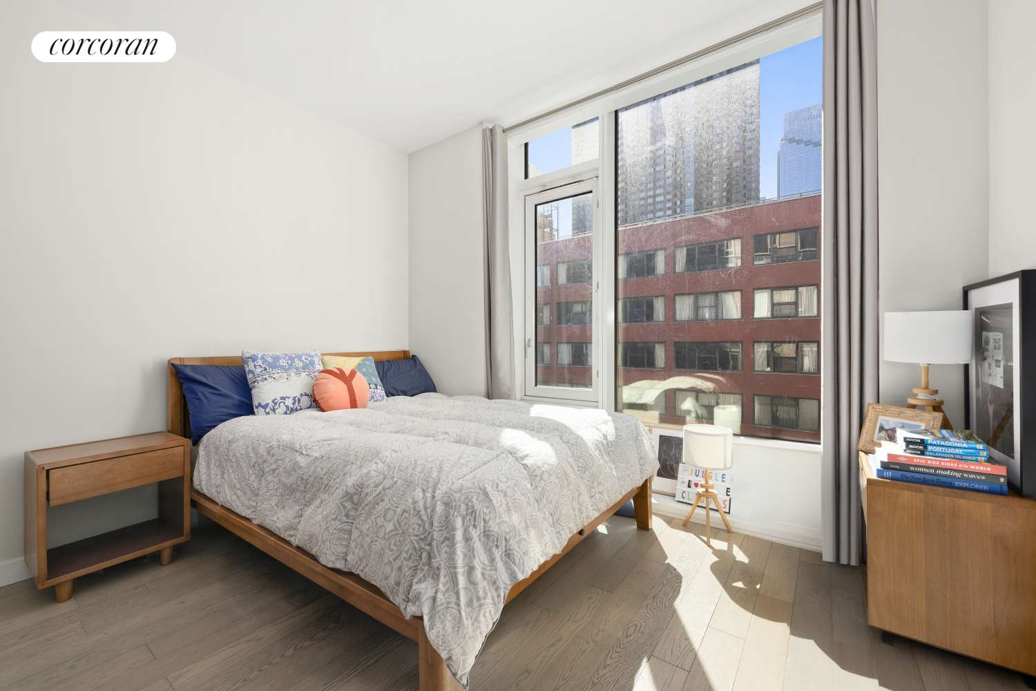Manhattan, NY 10036,505 W 43RD Street #5J