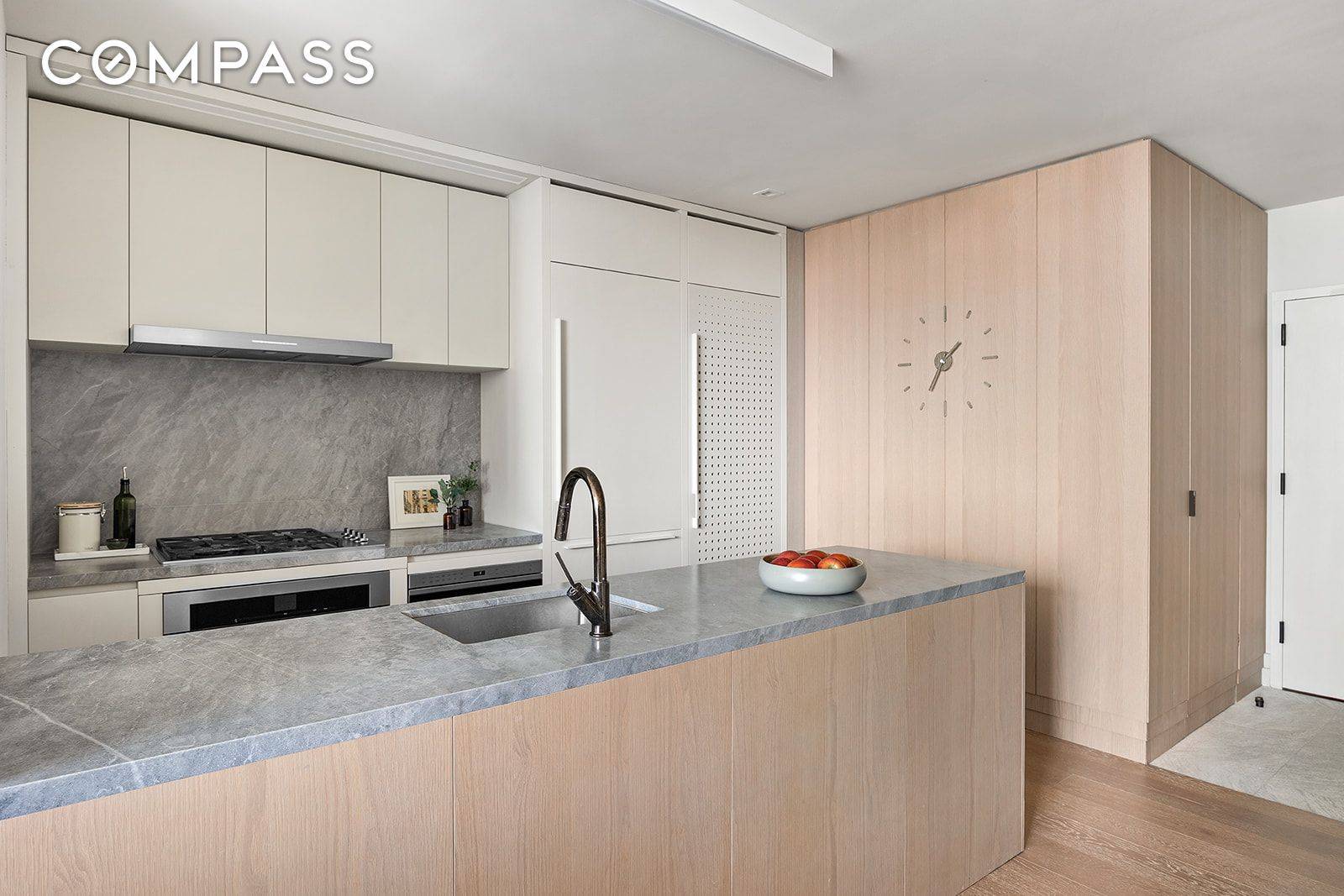 Manhattan, NY 10006,77 Greenwich Street #21B