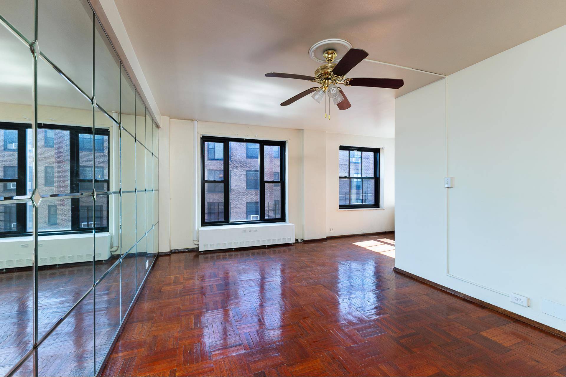 Brooklyn, NY 11238,345 CLINTON Avenue #11A
