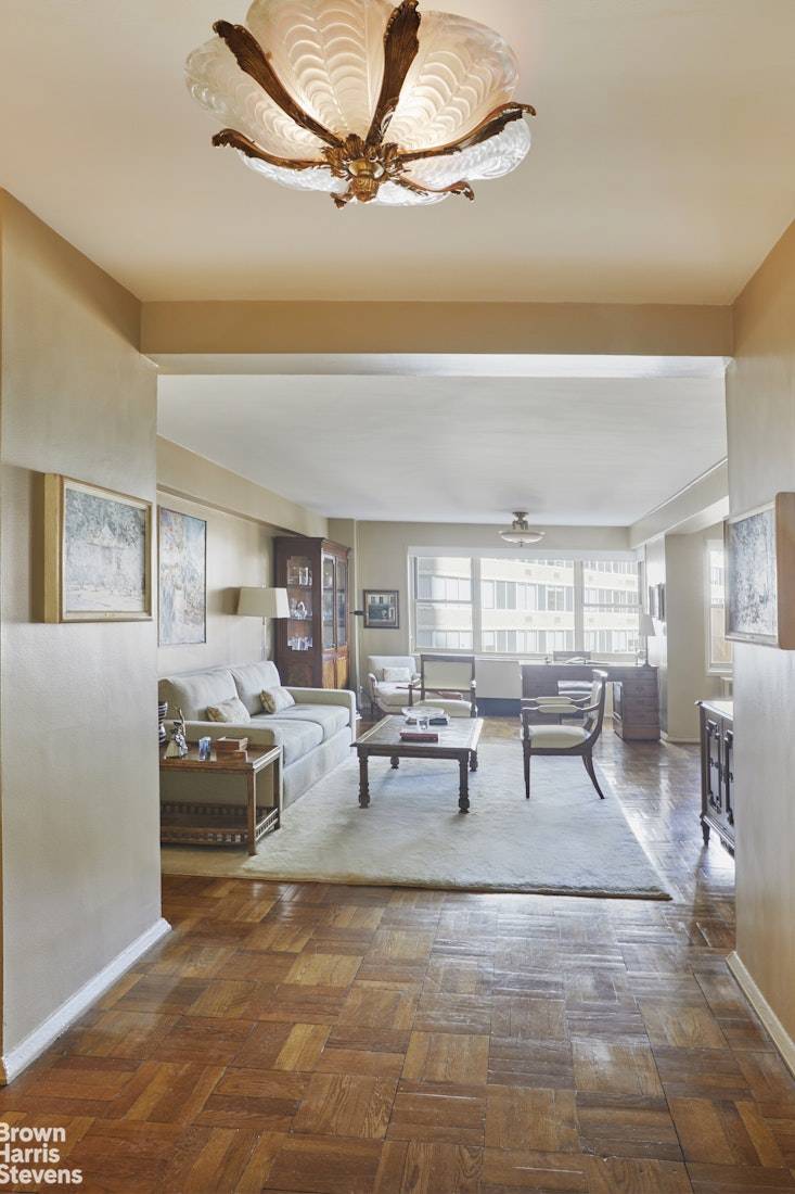 Manhattan, NY 10022,415 E 52ND Street #8CC
