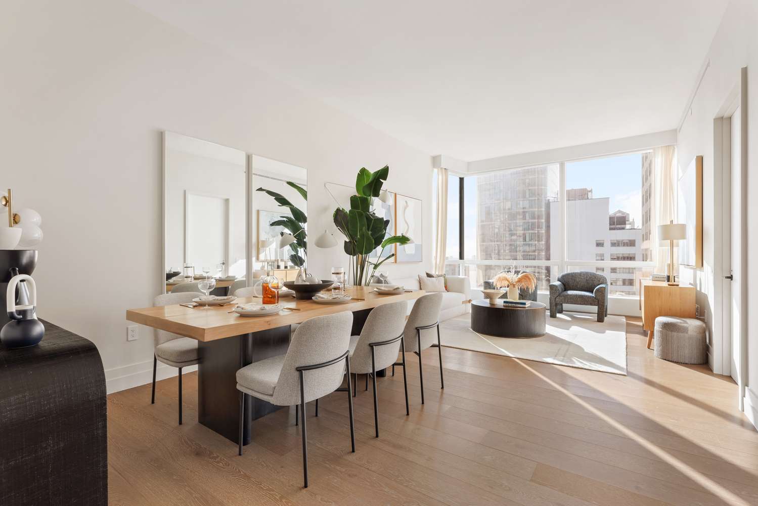 Manhattan, NY 10006,77 GREENWICH Street #33C