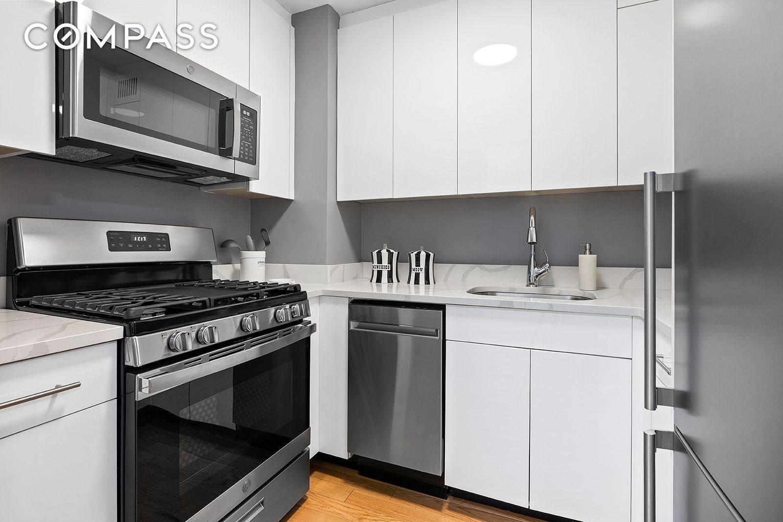 Manhattan, NY 10003,7 E 14th Street #429