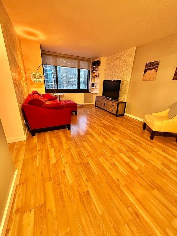 Manhattan, NY 10280,200 RECTOR Place #14L