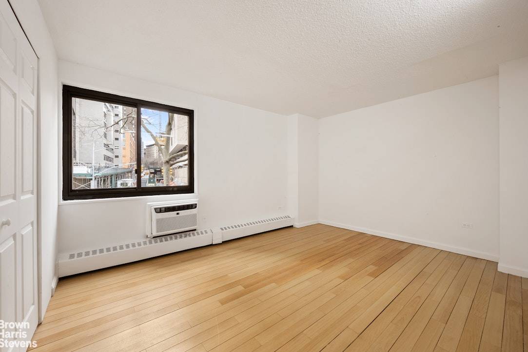 Manhattan, NY 10038,90 GOLD Street #2G