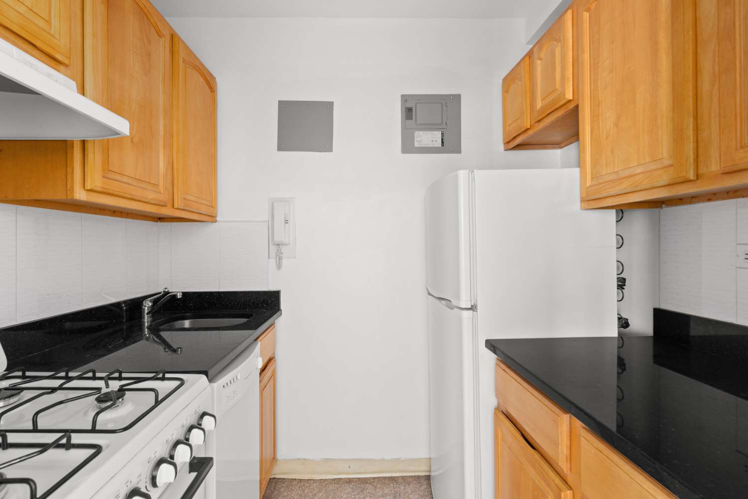 Manhattan, NY 10128,120 E 90TH Street #8H