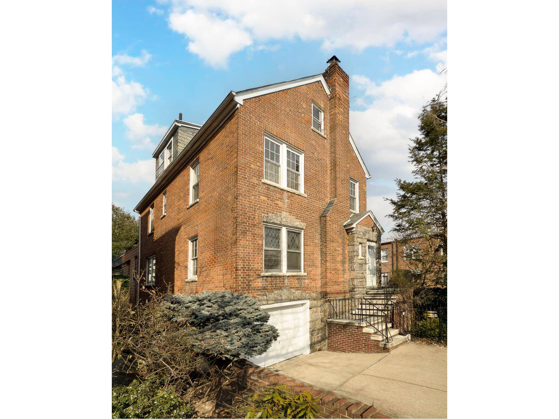 Bronx, NY 10471,435 W 259TH Street