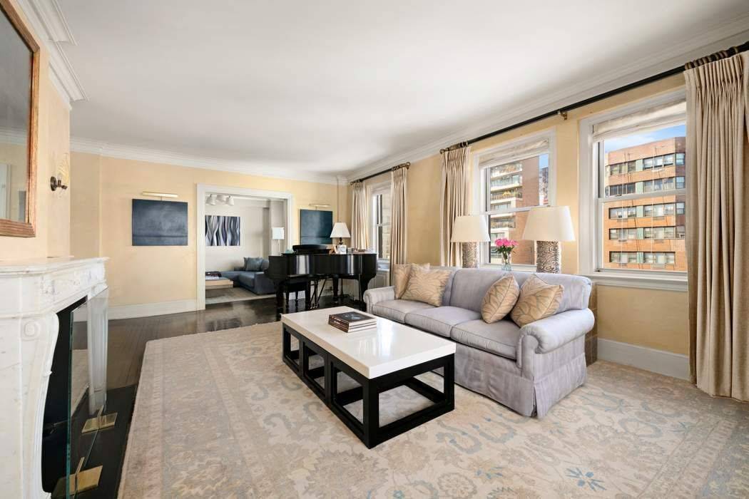Manhattan, NY 10028,1035 Park Avenue #15A