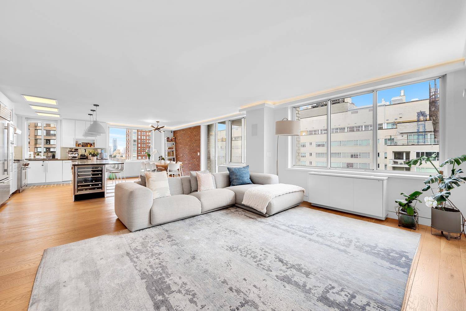 Manhattan, NY 10065,220 E 65th Street #21-LMN