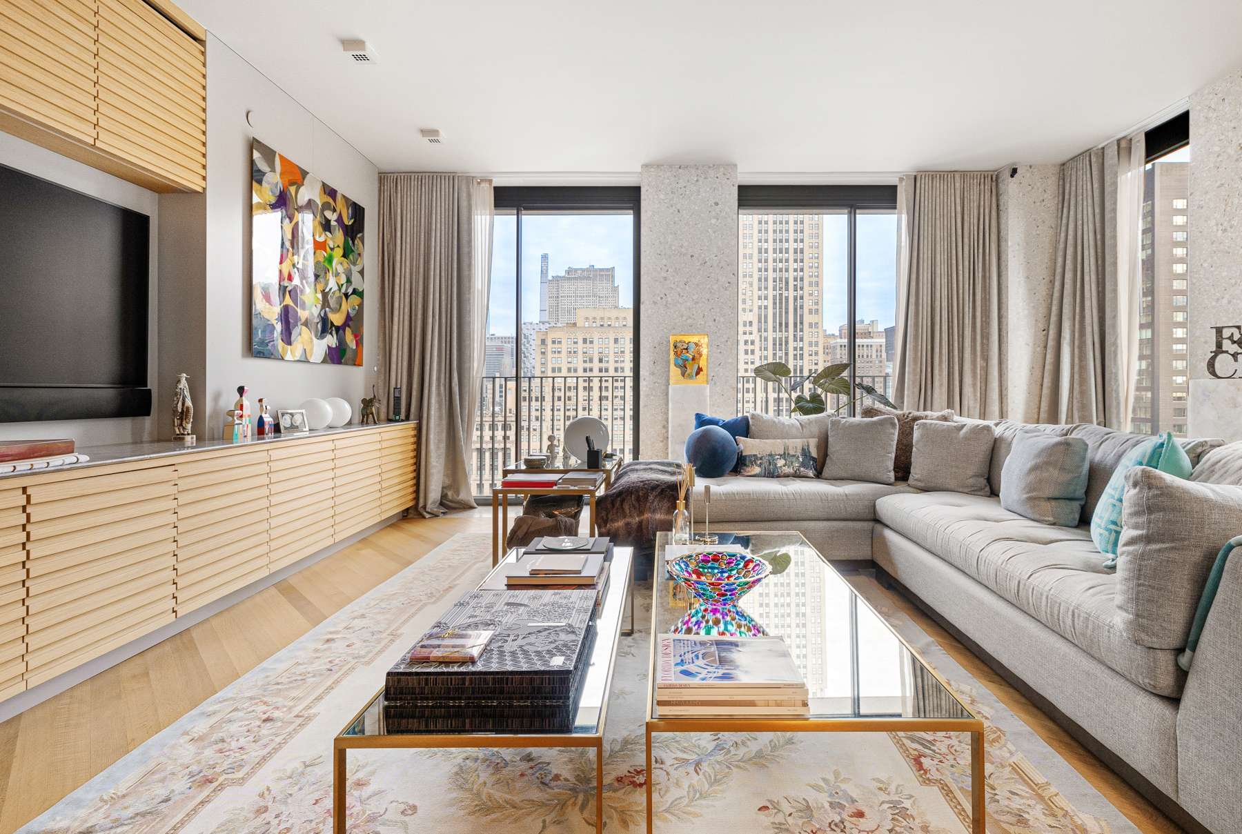 Manhattan, NY 10018,16 W 40th Street #27B