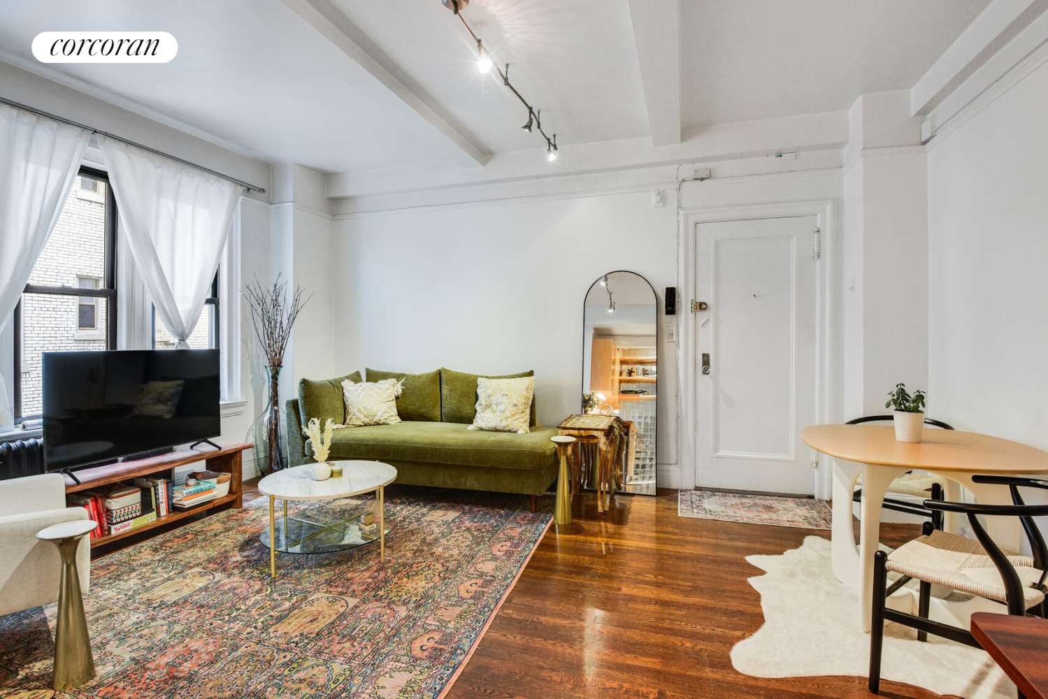 Manhattan, NY 10021,157 E 72ND Street #9J
